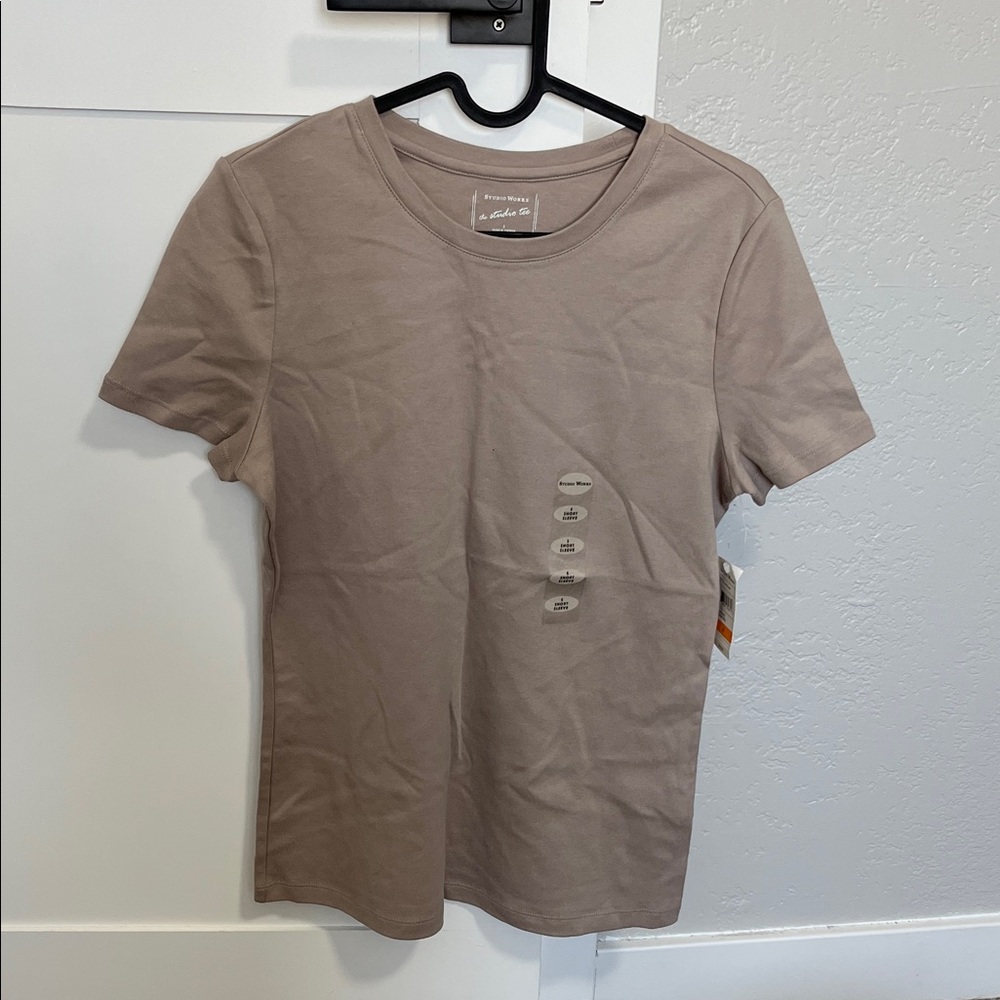 NWT basic Tee - Picture 1 of 6